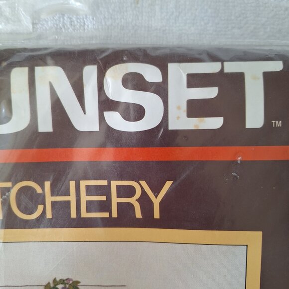 NEW VINTAGE SUNSET STITCHERY KIT Good Morning - Picture 6 of 8